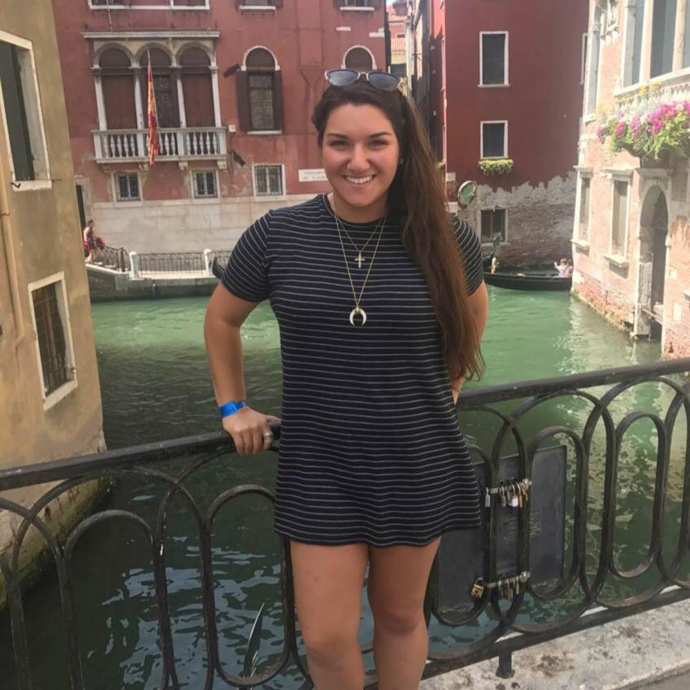 Meet your Posher, Ana